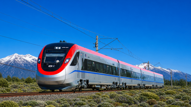 Como é viajar no trem mais rápido da América do Sul: de Santiago a Chillán